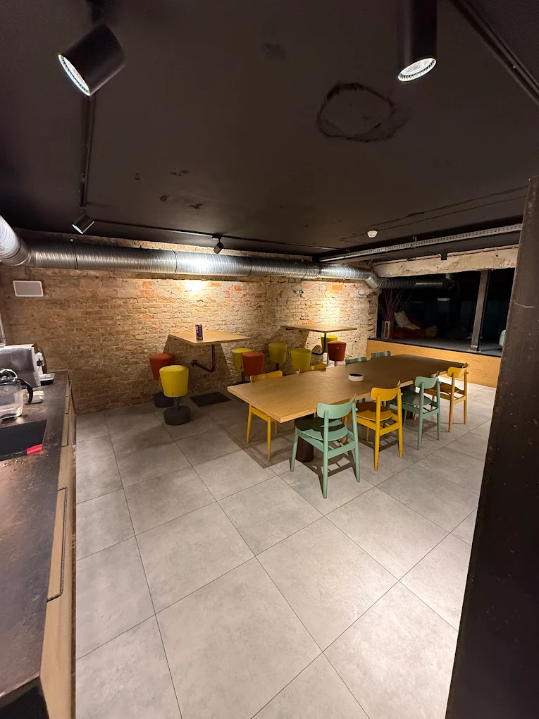 Kuchnia i strefa spotkań w biurze